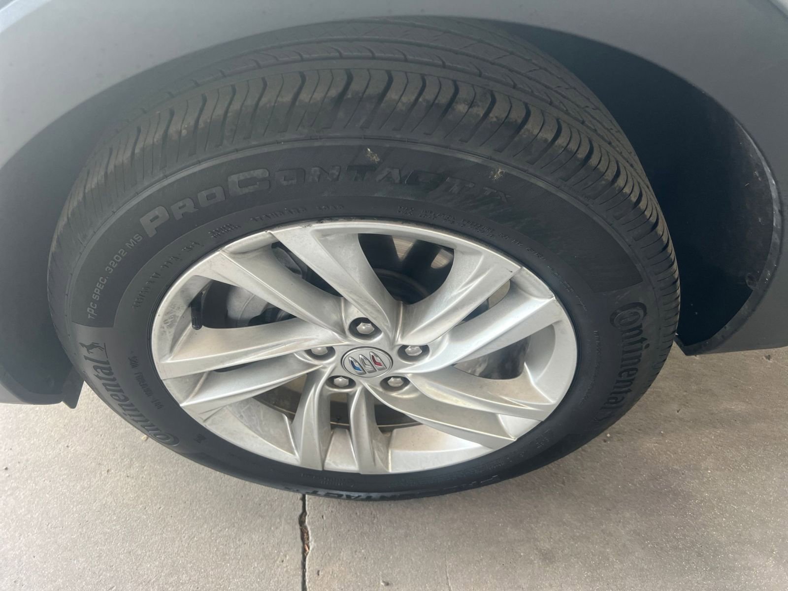 Used 2025 Buick Envista Preferred image 30