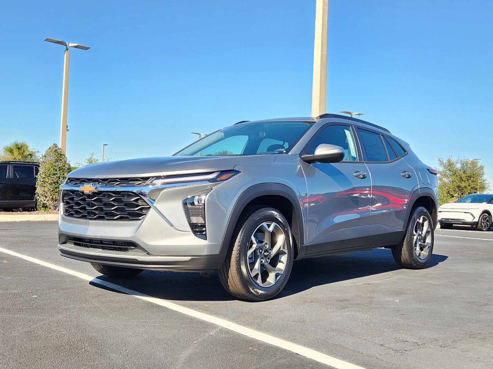 New 2026 Chevrolet Trax LT w/ Driver Confidence Package FWD image 2