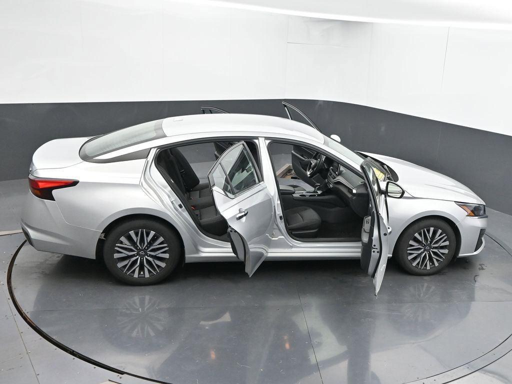 Used 2023 Nissan Altima 2.5 SV FWD image 69