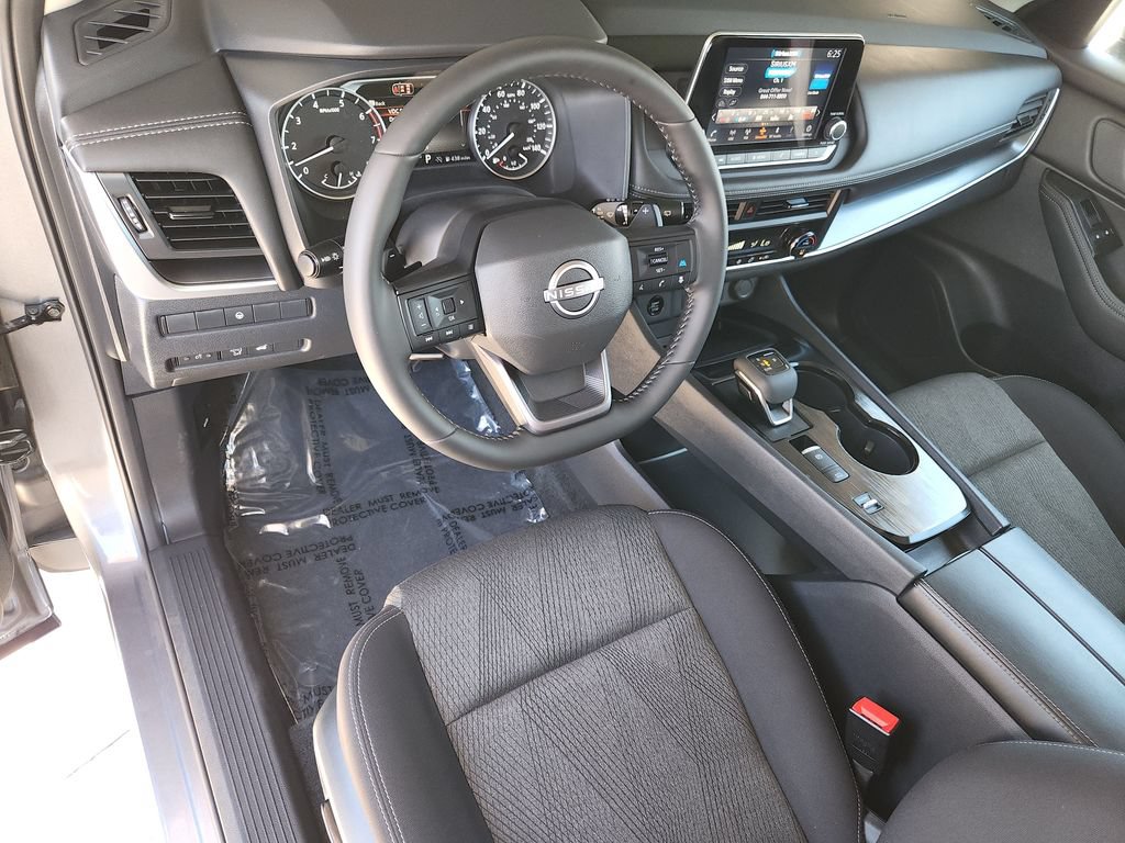 Used 2026 Nissan Rogue SV FWD image 12