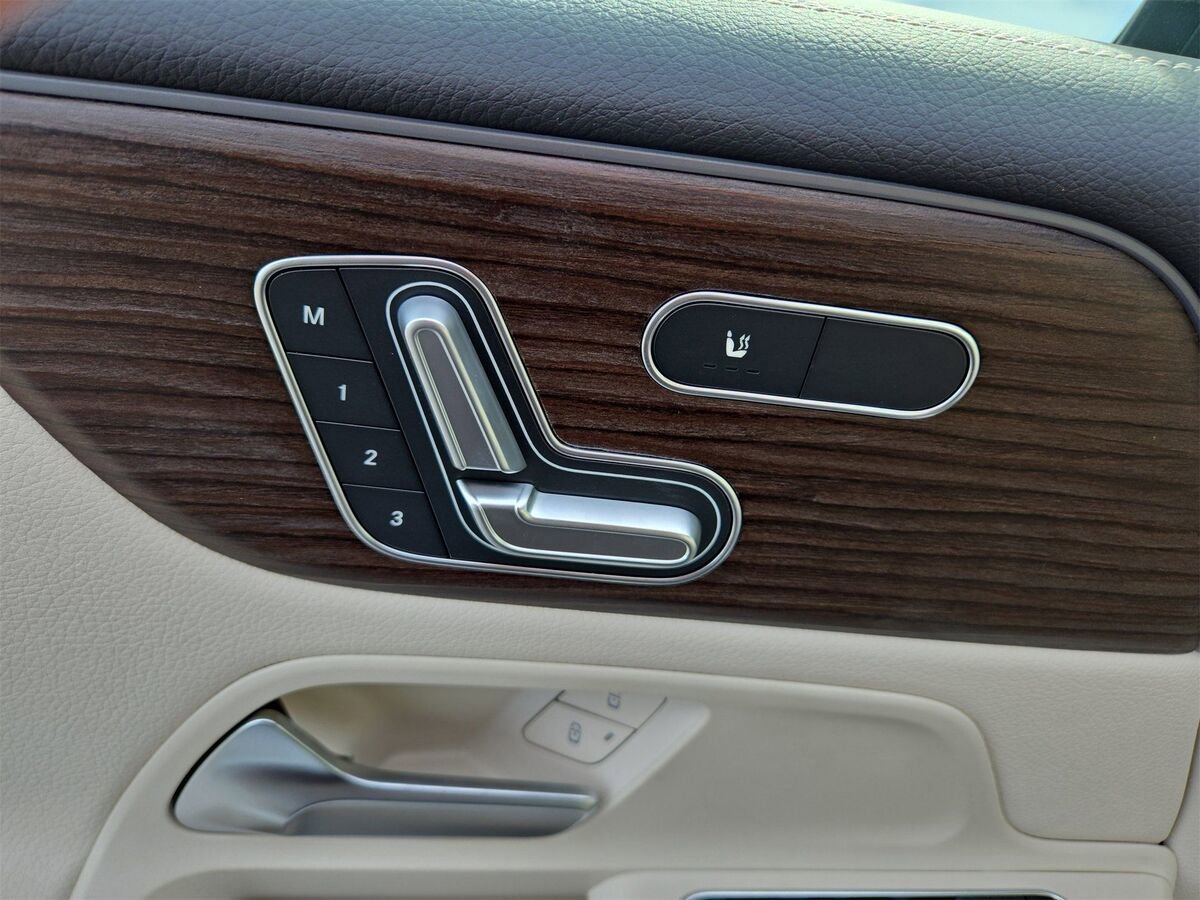 New 2026 Mercedes-Benz GLB 250 image 34