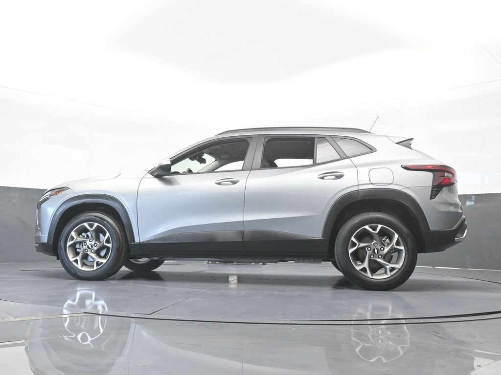Used 2025 Chevrolet Trax LT w/ Driver Confidence Package FWD image 52