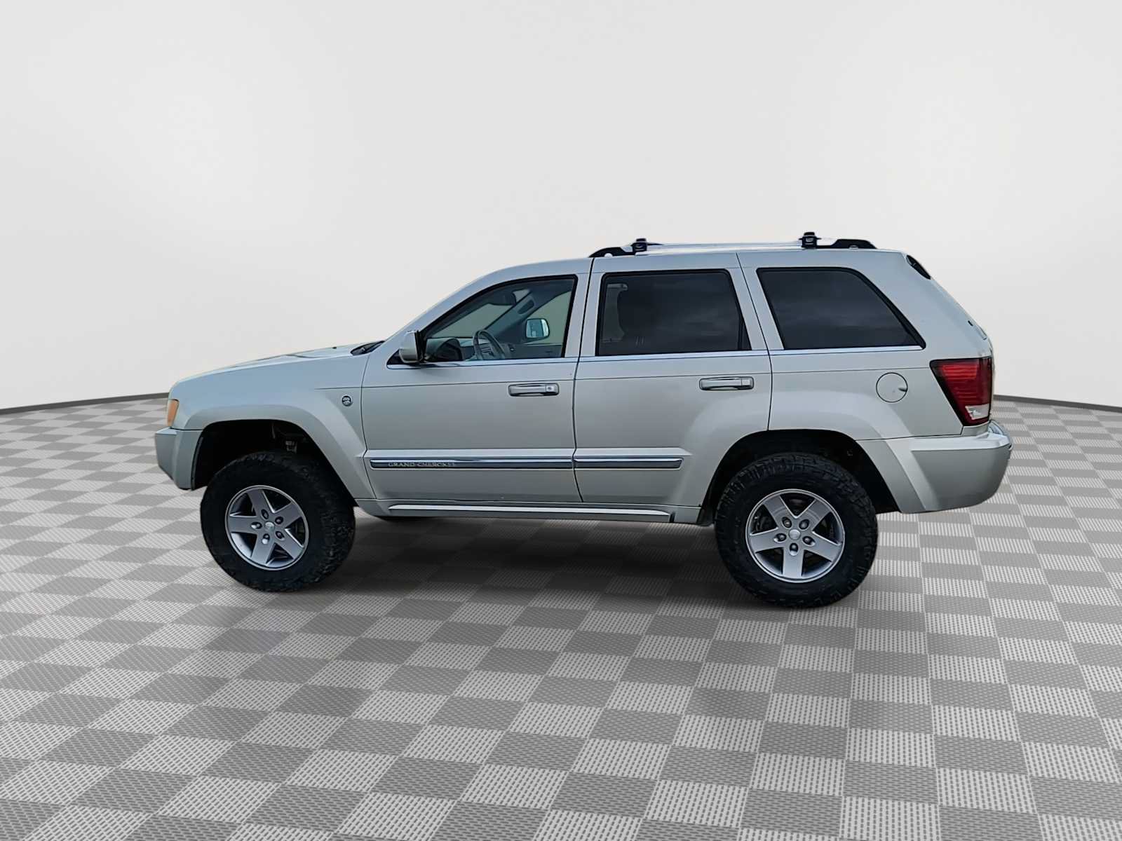 Used 2007 Jeep Grand Cherokee Overland AWD/4WD image 5