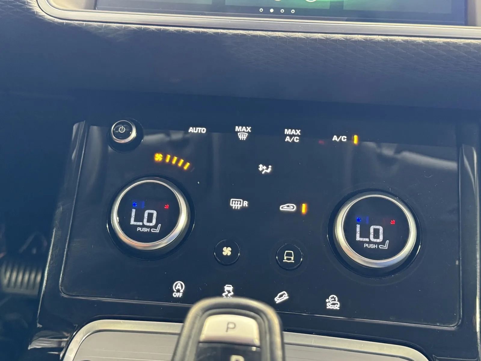 Used 2020 Land Rover Range Rover Evoque S image 14