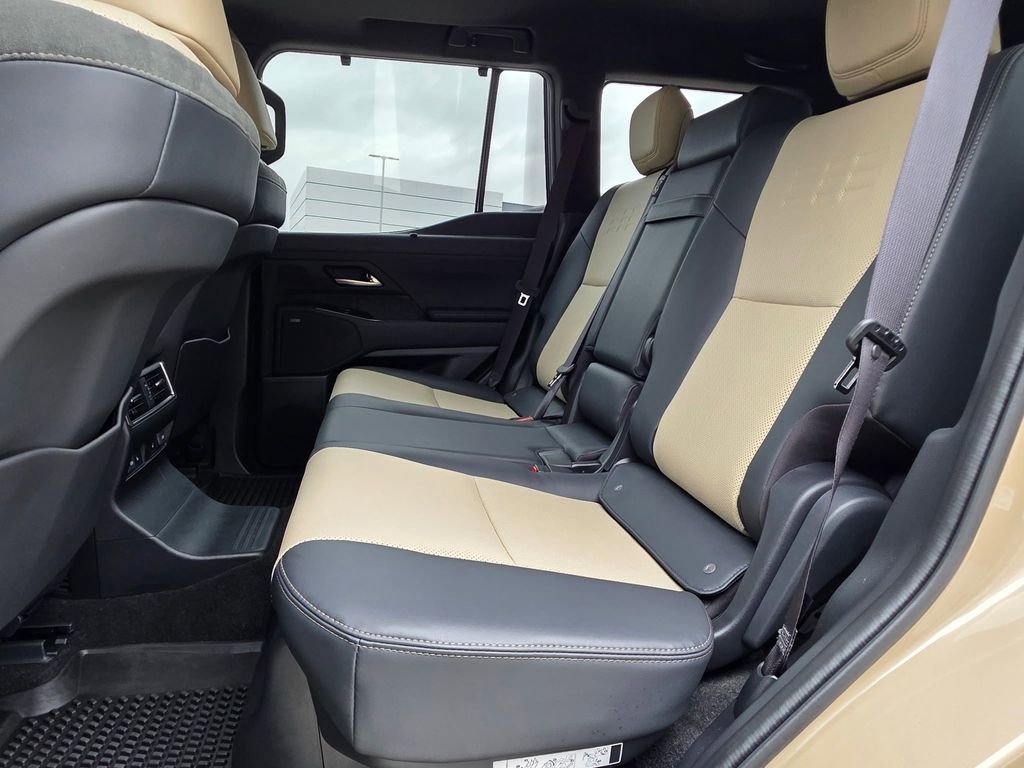 Used 2024 Lexus GX 550 image 25