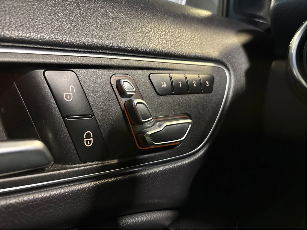Used 2018 Mercedes-Benz GLA 250 4MATIC image 28