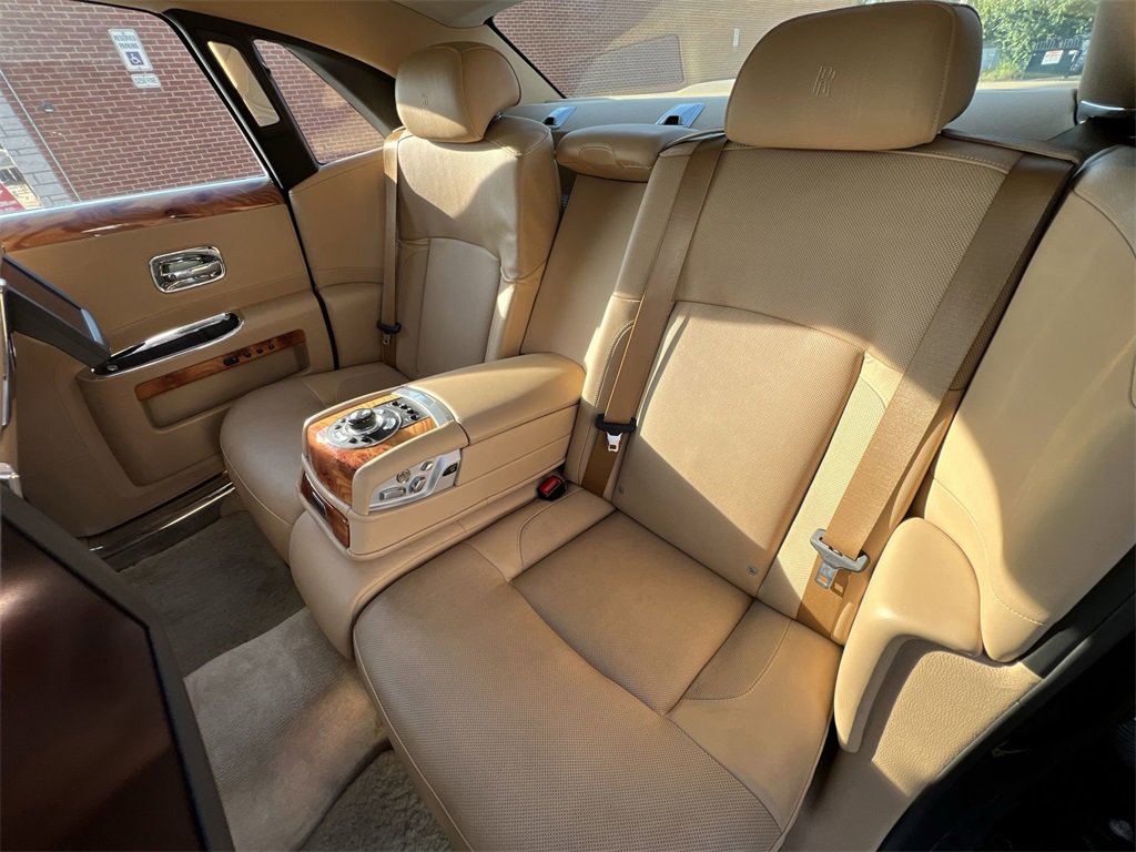 Used 2011 Rolls-Royce Ghost image 31