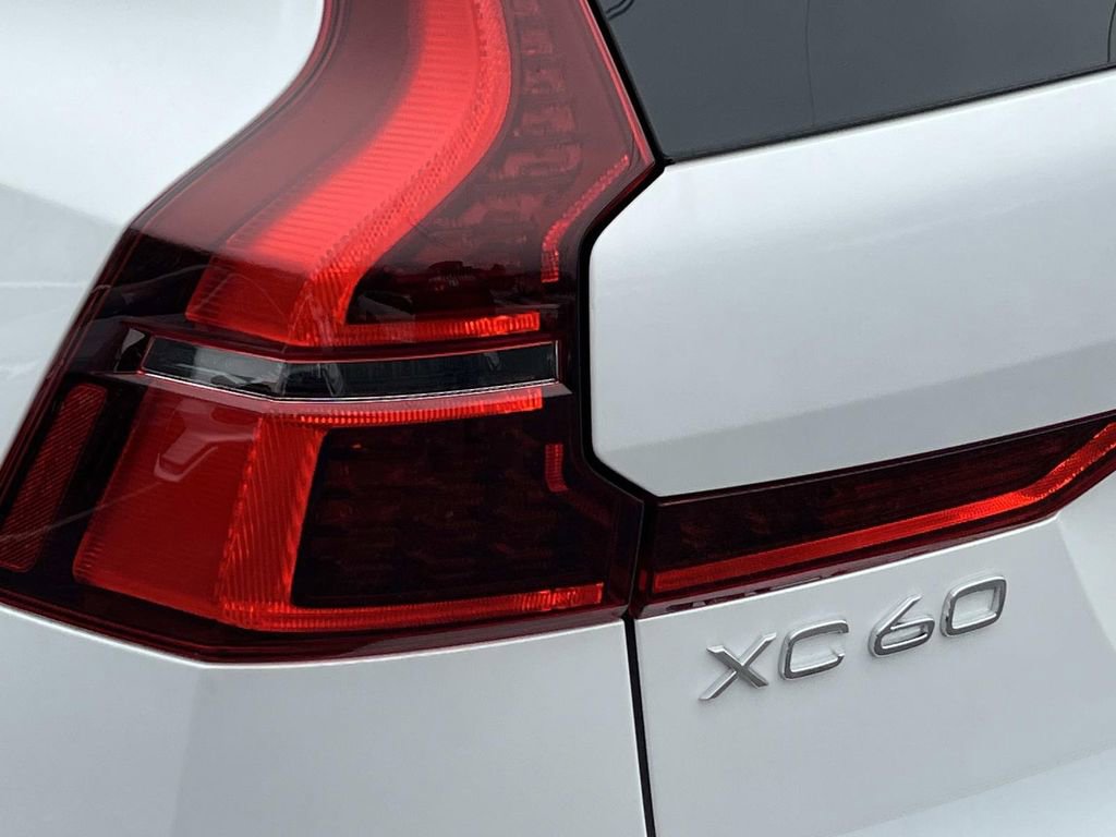New 2026 Volvo XC60 B5 Core w/ Climate Package image 10
