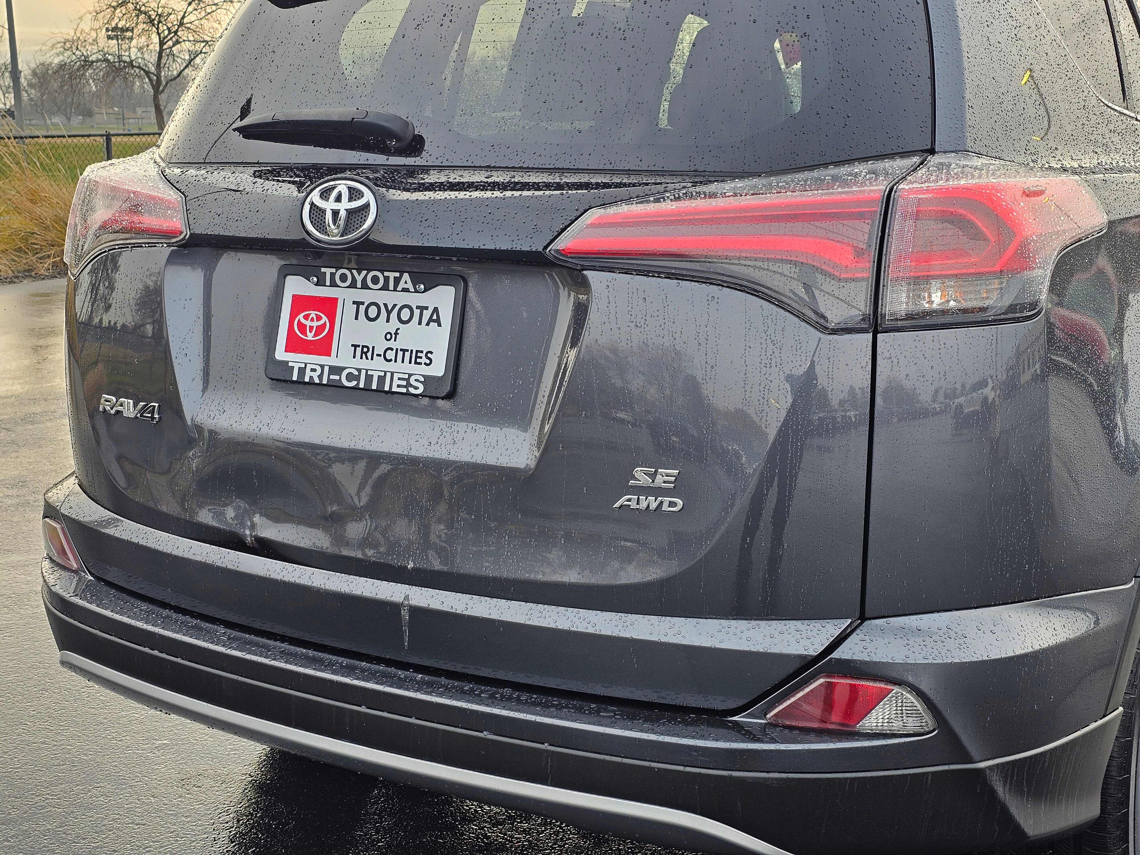 Used 2017 Toyota RAV4 SE w/ Power Extra Value Package AWD/4WD image 41