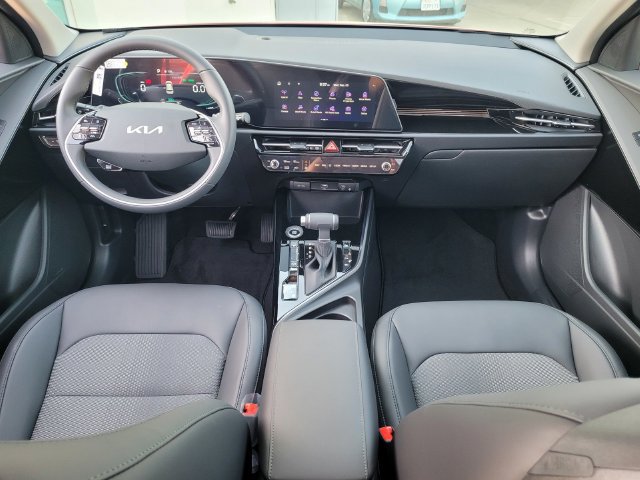 New 2026 Kia Niro EX FWD image 8