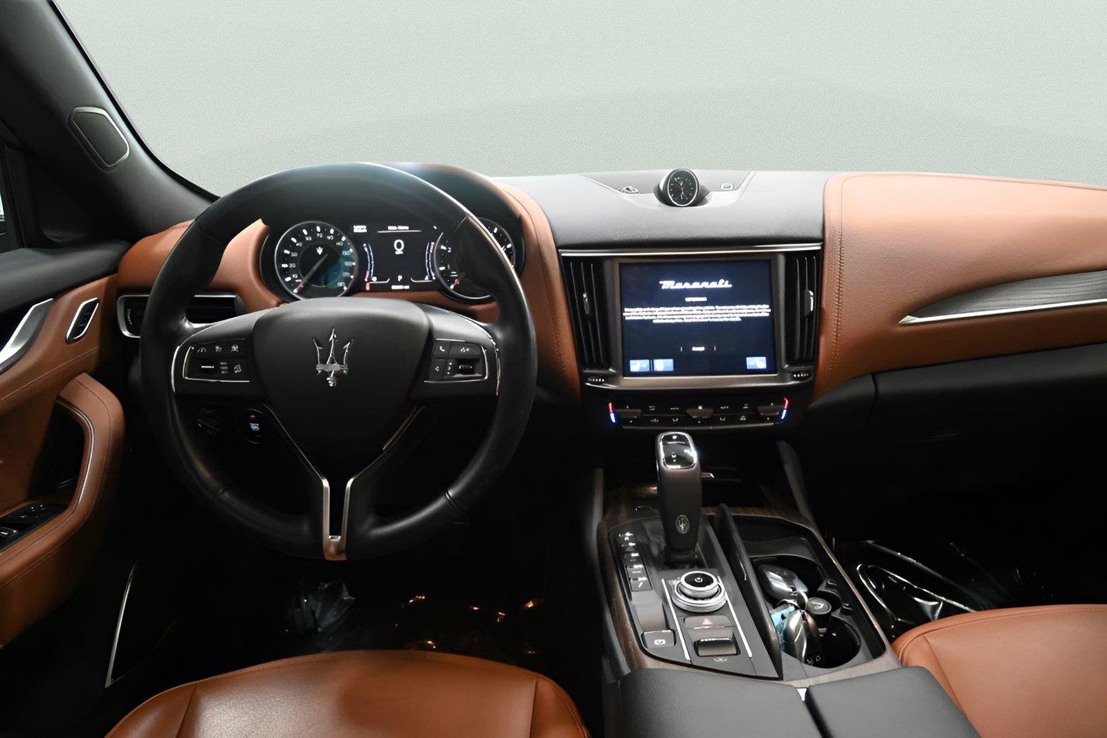 Used 2023 Maserati Levante GT AWD/4WD image 11