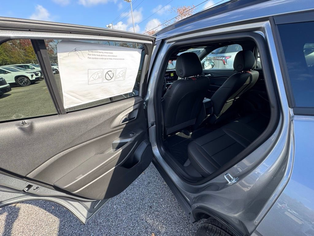 New 2026 Chevrolet Trax RS w/ Sunroof Package image 17