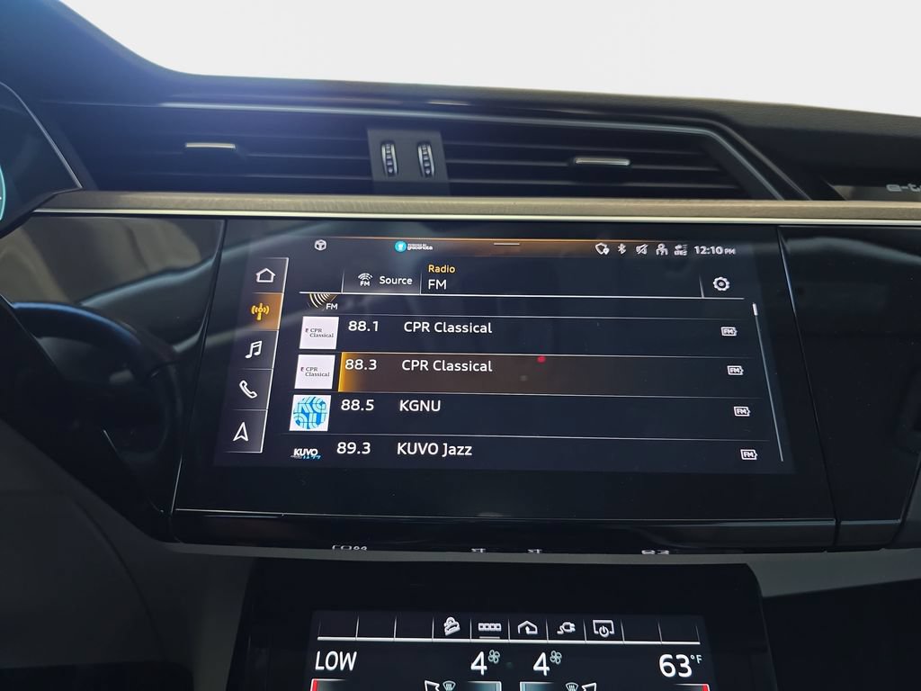 Certified 2024 Audi Q8 e-tron Premium Plus w/ Premium Plus Package AWD/4WD image 23