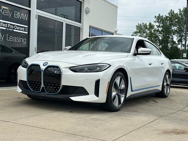 Used 2023 BMW i4 eDrive35 RWD image 3
