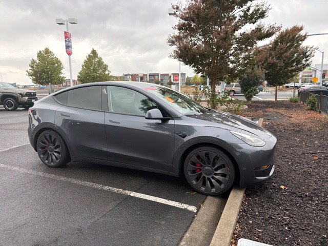 Used 2023 Tesla Model Y Performance AWD/4WD image 2