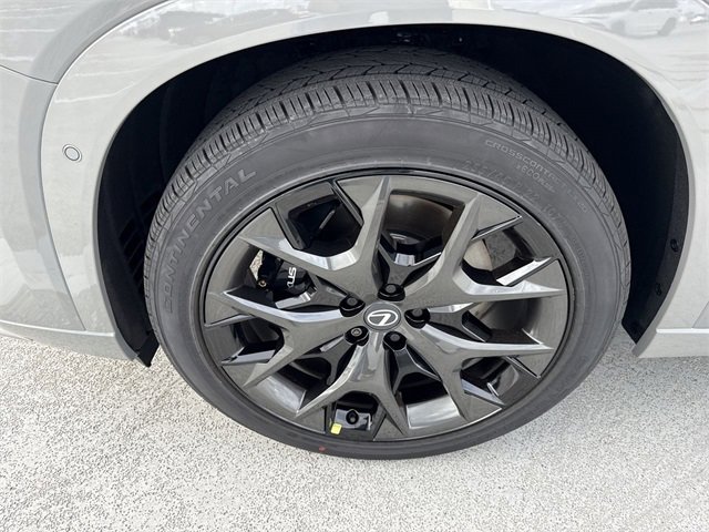 New 2026 Lexus TX 500h AWD image 10