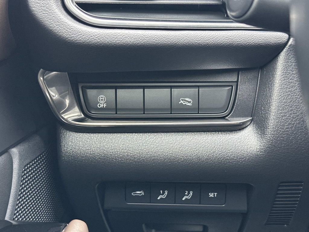 Used 2023 MAZDA CX-30 AWD 2.5 S w/ Premium Package image 19