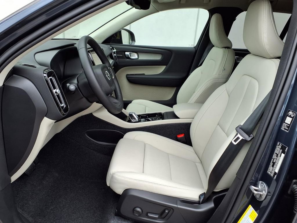New 2026 Volvo XC40 B5 Ultra w/ Climate Package AWD/4WD image 7