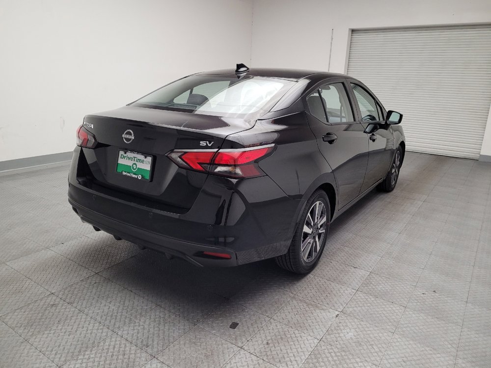 Used 2023 Nissan Versa SV image 9