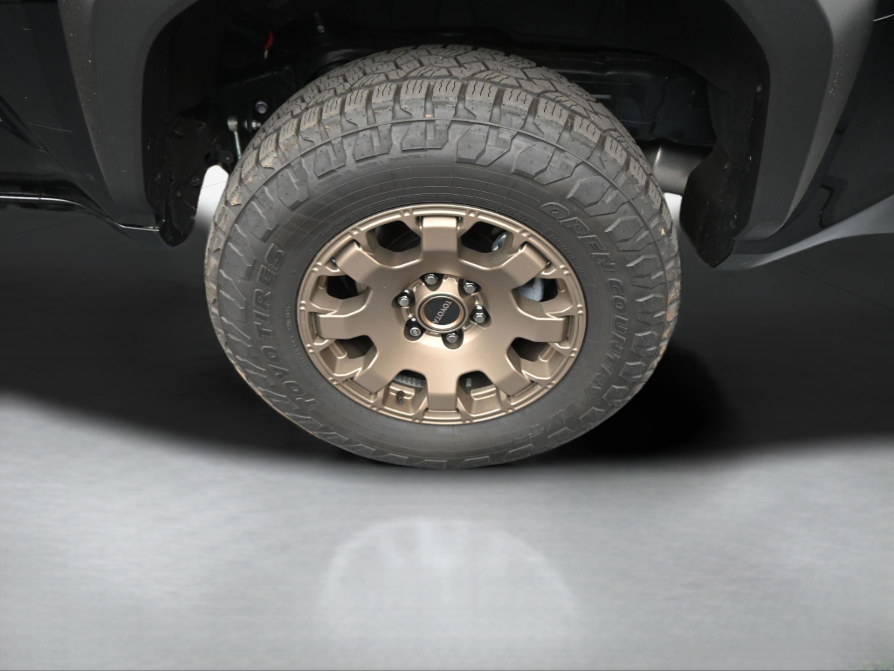 Used 2025 Toyota 4Runner Trailhunter AWD/4WD image 36