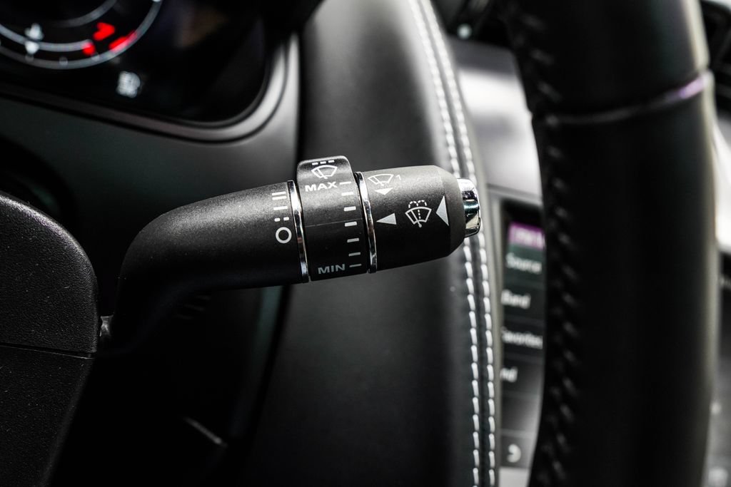 Used 2024 Jaguar F-TYPE R AWD/4WD image 37