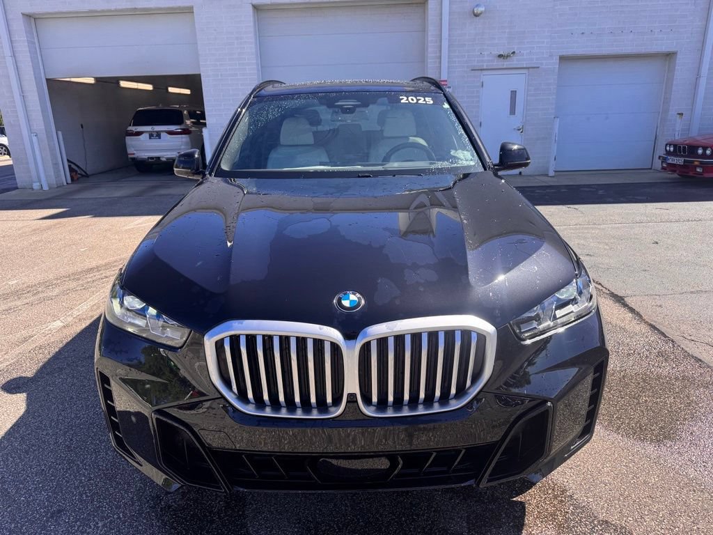 Used 2025 BMW X5 xDrive40i w/ Executive Package AWD/4WD image 2
