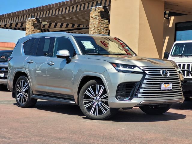 Used 2024 Lexus LX 600 4WD w/ Luxury Package image 2