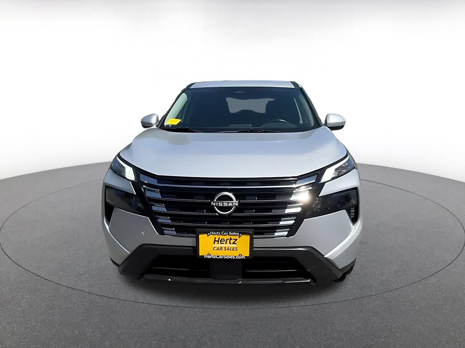 Used 2025 Nissan Rogue SV AWD/4WD image 4