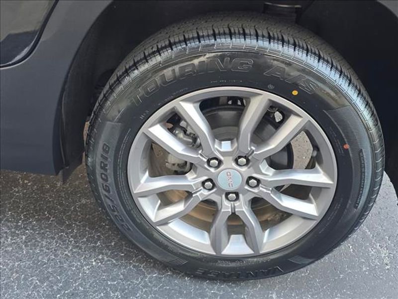 Certified 2023 GMC Terrain SLT image 8