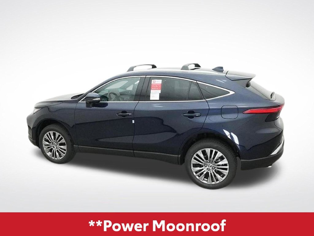 Used 2024 Toyota Venza XLE AWD/4WD image 5