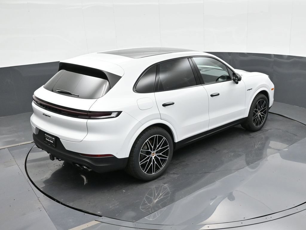 Used 2025 Porsche Cayenne E-Hybrid image 30