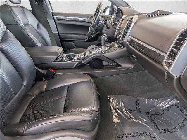 Used 2016 Porsche Cayenne S image 23