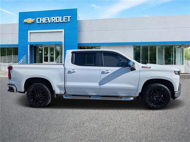 Used 2022 Chevrolet Silverado 1500 LT image 2