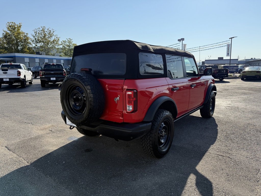 Used 2023 Ford Bronco Black Diamond image 9