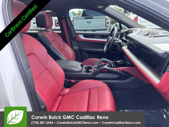 Used 2024 Porsche Cayenne S AWD/4WD image 35