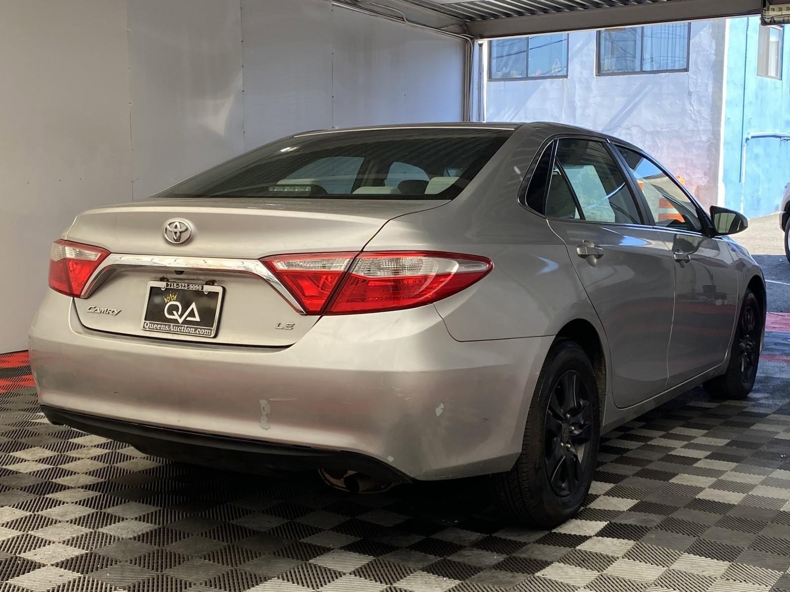 Used 2015 Toyota Camry LE FWD image 6