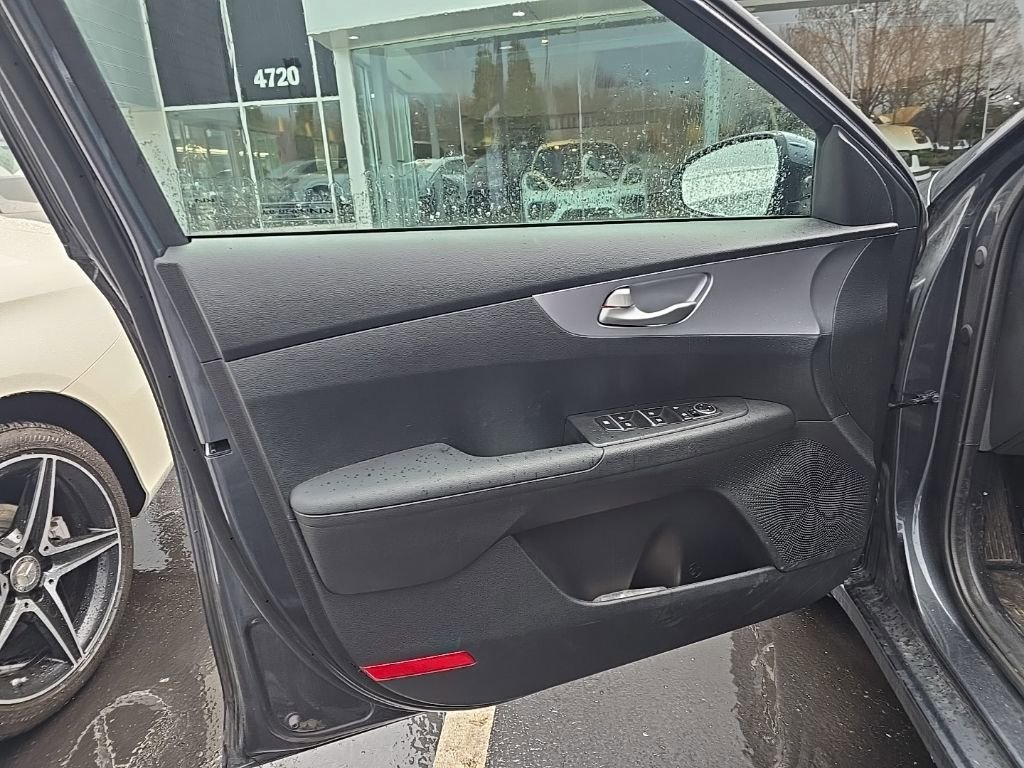 Used 2022 Kia Forte LXS w/ LXS Technology Package image 15