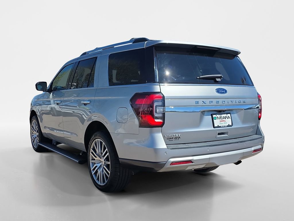 Used 2024 Ford Expedition Limited AWD/4WD image 3