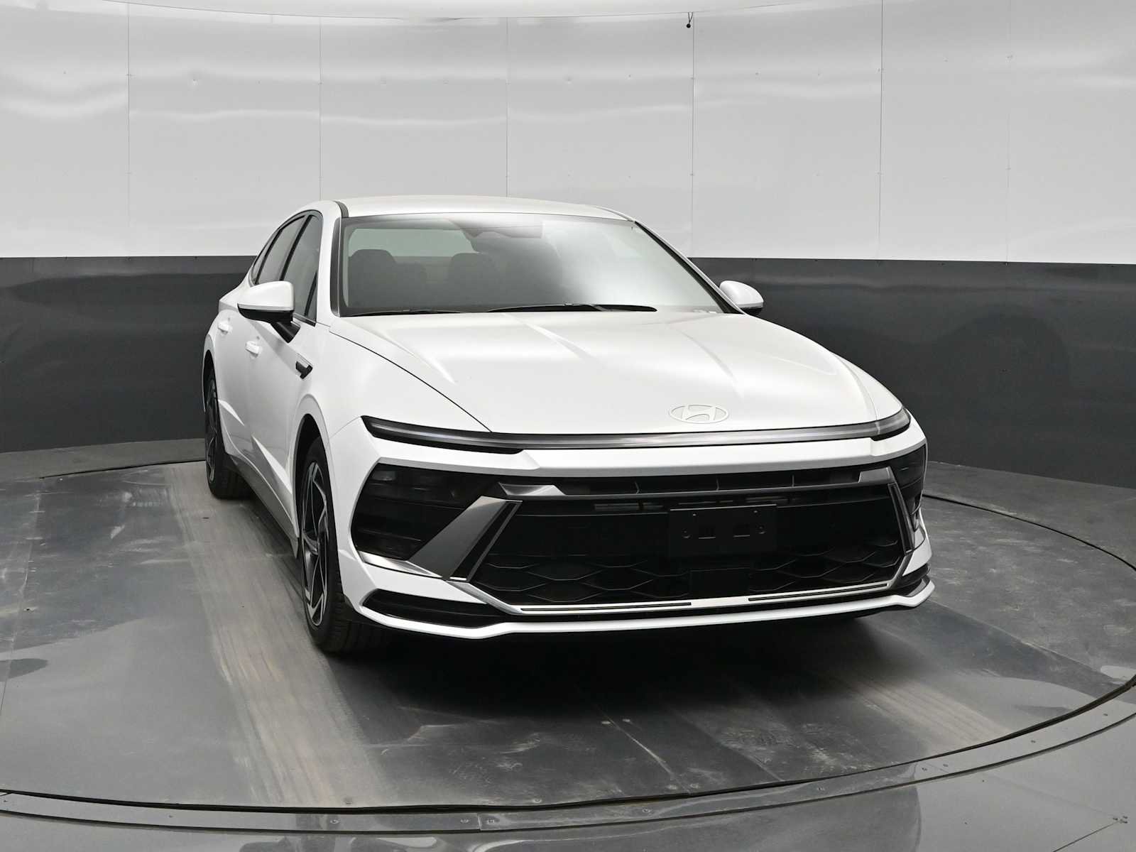 New 2026 Hyundai Sonata SEL FWD image 2