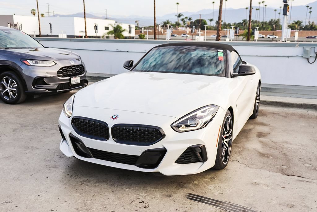 Used 2022 BMW Z4 M40i w/ Premium Package RWD image 4