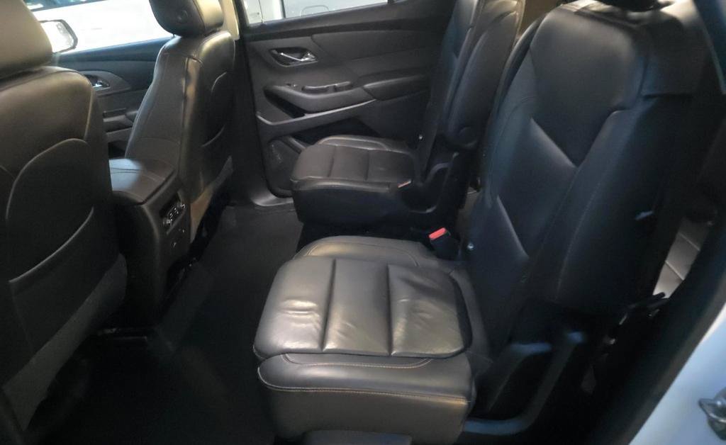 Used 2018 Chevrolet Traverse Premier FWD image 18