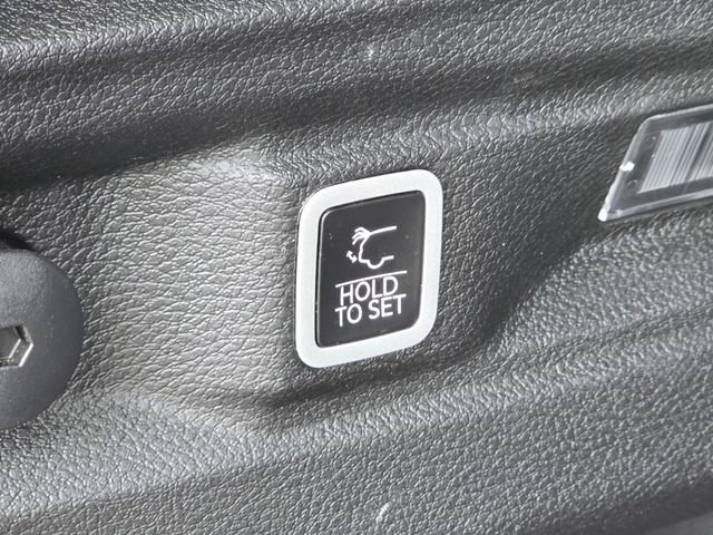Used 2024 Jeep Grand Cherokee L Limited AWD/4WD image 21