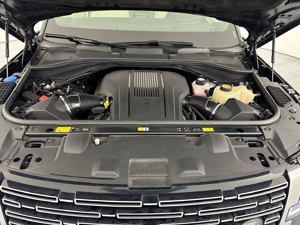 Certified 2025 Land Rover Range Rover Autobiography AWD/4WD image 31