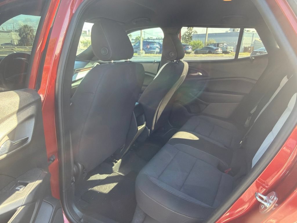Used 2024 Chevrolet Trax RS FWD image 16