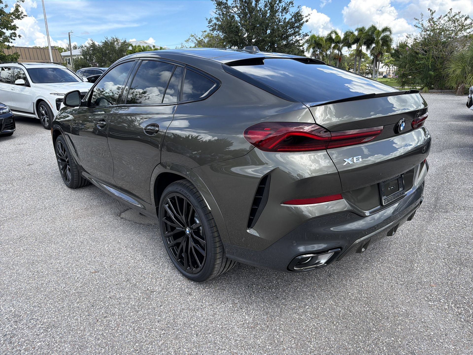 New 2027 BMW X6 xDrive40i w/ Executive Package AWD/4WD image 6