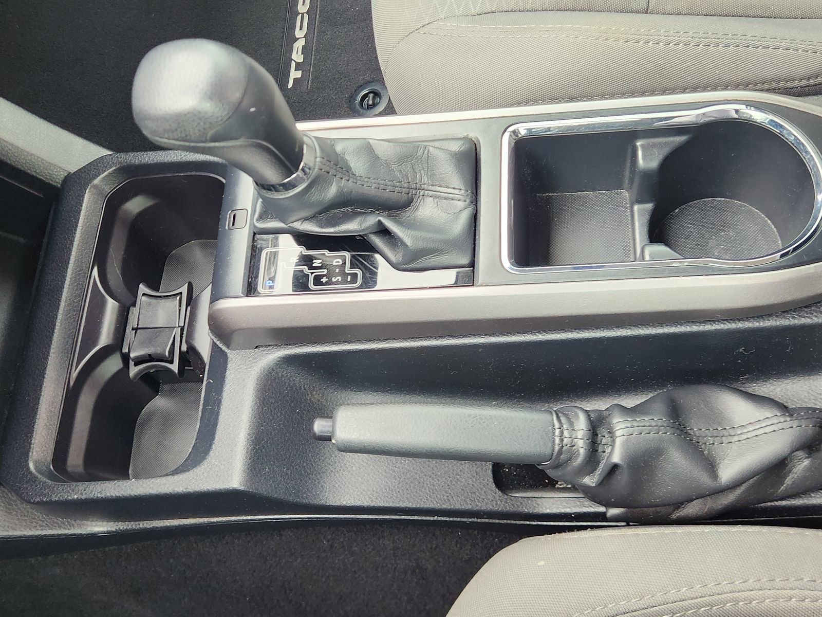 Used 2018 Toyota Tacoma SR5 image 24