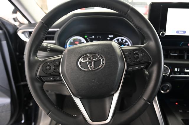 Used 2023 Toyota Venza LE image 22