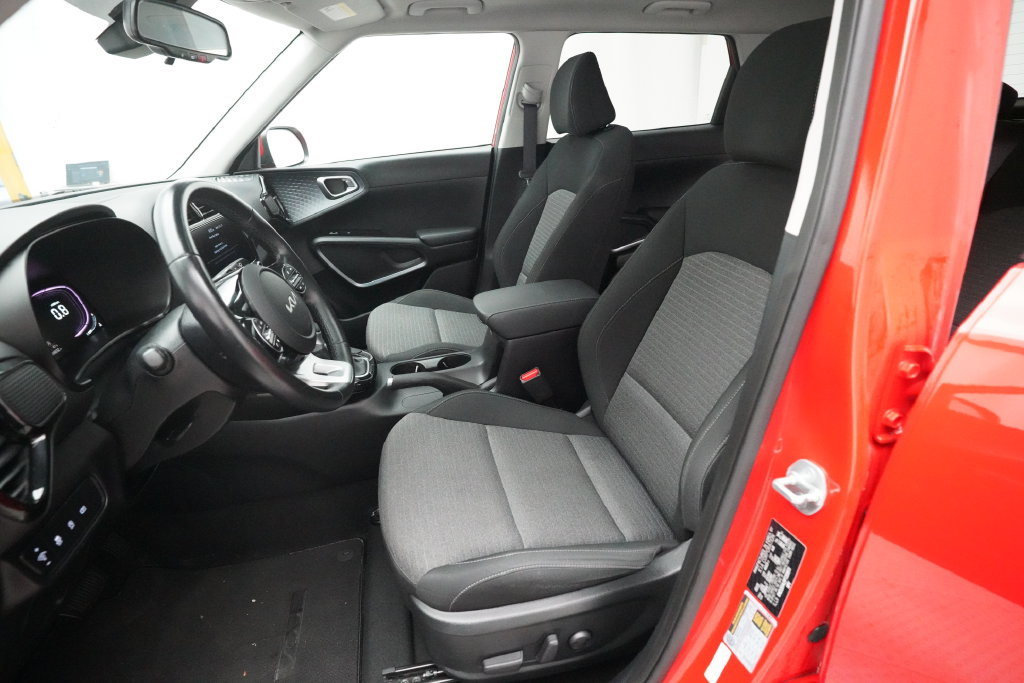 Used 2023 Kia Soul EX FWD image 7