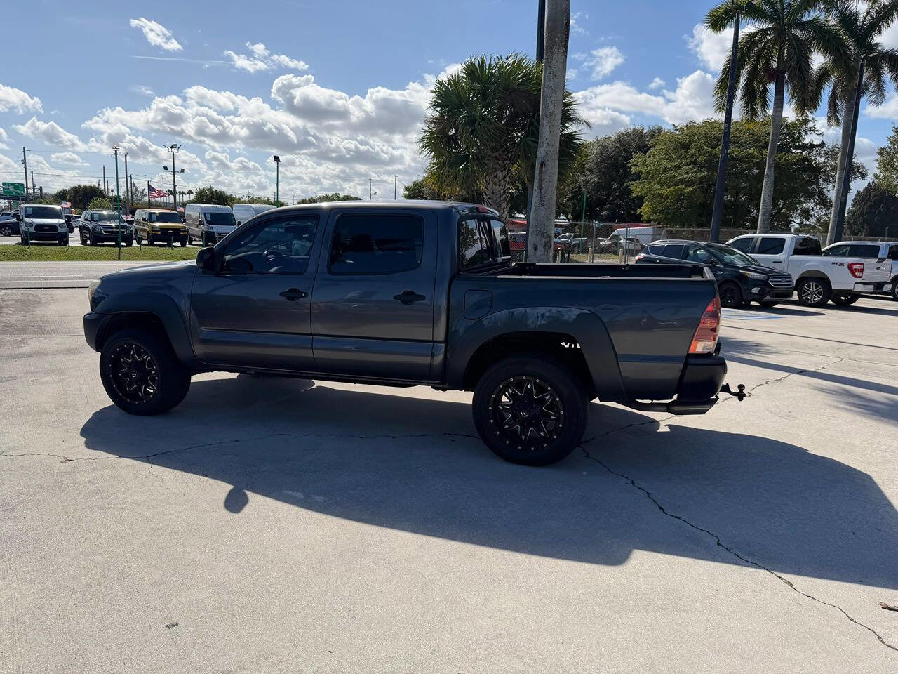 Used 2015 Toyota Tacoma PreRunner w/ Convenience Package image 5