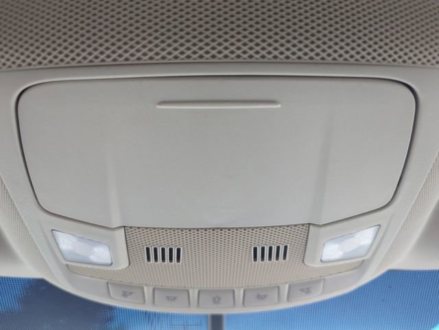 Used 2017 Ford Edge SEL image 25